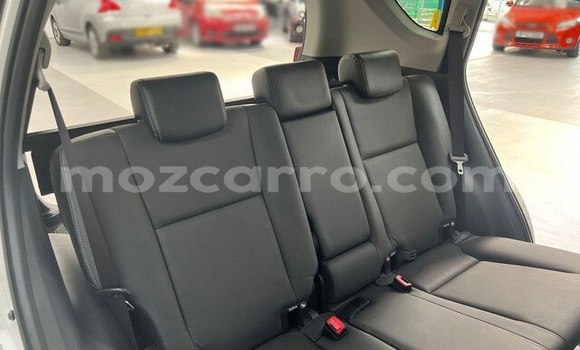 Comprar Usado Toyota RAV4 Branco Carro em Angoche em Nampula Comprar Usado Toyota RAV4 Branco Carro em Angoche em Nampula