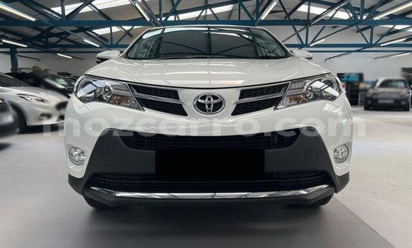 Comprar Usado Toyota RAV4 Branco Carro em Angoche em Nampula Comprar Usado Toyota RAV4 Branco Carro em Angoche em Nampula