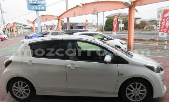 Comprar Usado Toyota Vitz Branco Carro em Inhambane em Inhambane Comprar Usado Toyota Vitz Branco Carro em Inhambane em Inhambane
