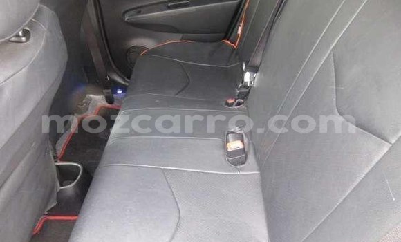 Comprar Usado Toyota Vitz Branco Carro em Inhambane em Inhambane Comprar Usado Toyota Vitz Branco Carro em Inhambane em Inhambane