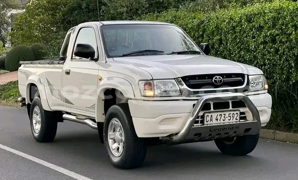 Nunua Ilio tumika Toyota Hilux Nyeupe Gari ndani ya Maputo nchini Maputo Nunua Ilio tumika Toyota Hilux Nyeupe Gari ndani ya Maputo nchini Maputo