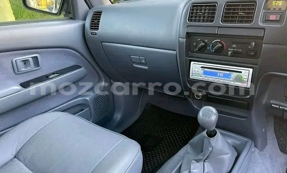 Nunua Ilio tumika Toyota Hilux Nyeupe Gari ndani ya Maputo nchini Maputo Nunua Ilio tumika Toyota Hilux Nyeupe Gari ndani ya Maputo nchini Maputo