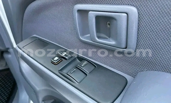 Nunua Ilio tumika Toyota Hilux Nyeupe Gari ndani ya Maputo nchini Maputo Nunua Ilio tumika Toyota Hilux Nyeupe Gari ndani ya Maputo nchini Maputo