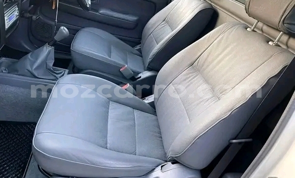 Nunua Ilio tumika Toyota Hilux Nyeupe Gari ndani ya Maputo nchini Maputo Nunua Ilio tumika Toyota Hilux Nyeupe Gari ndani ya Maputo nchini Maputo