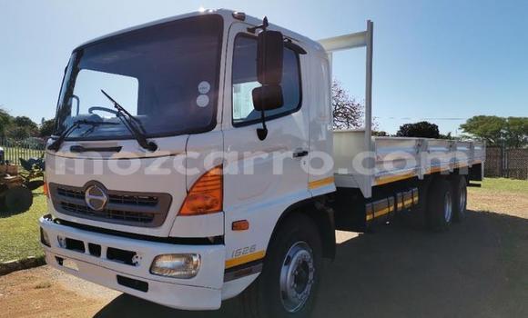 Buy Used Hino 300 Series White Truck in Maputo in Maputo Buy Used Hino 300 Series White Truck in Maputo in Maputo