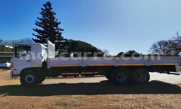 Buy Used Hino 300 Series White Truck in Maputo in Maputo Buy Used Hino 300 Series White Truck in Maputo in Maputo