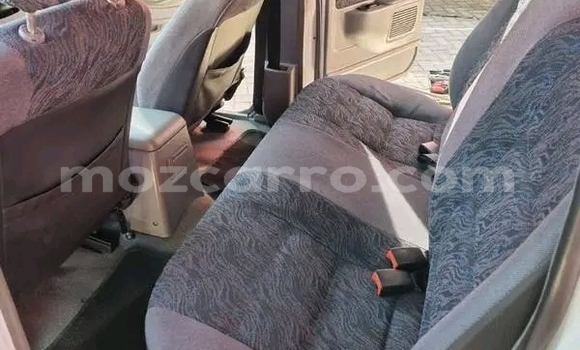 Nunua Ilio tumika Isuzu KB Nyeupe Gari ndani ya Maputo nchini Maputo Nunua Ilio tumika Isuzu KB Nyeupe Gari ndani ya Maputo nchini Maputo