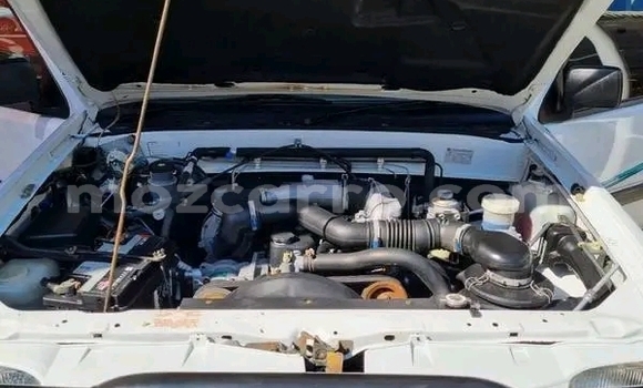 Nunua Ilio tumika Isuzu KB Nyeupe Gari ndani ya Maputo nchini Maputo Nunua Ilio tumika Isuzu KB Nyeupe Gari ndani ya Maputo nchini Maputo