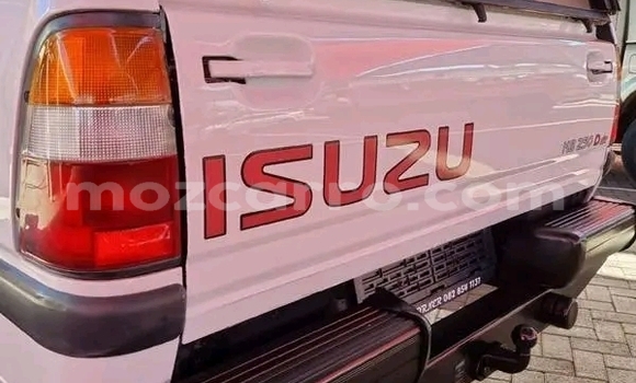 Nunua Ilio tumika Isuzu KB Nyeupe Gari ndani ya Maputo nchini Maputo Nunua Ilio tumika Isuzu KB Nyeupe Gari ndani ya Maputo nchini Maputo