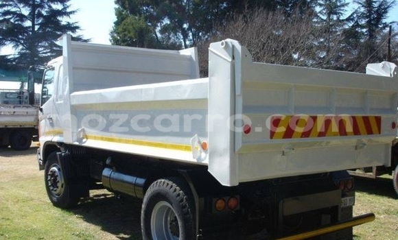 Buy Used Hino 300 Series White Truck in Maputo in Maputo Buy Used Hino 300 Series White Truck in Maputo in Maputo