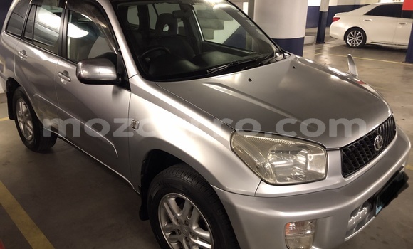 Nunua Ilio tumika Toyota RAV4 Fedha Gari ndani ya Maputo nchini Maputo