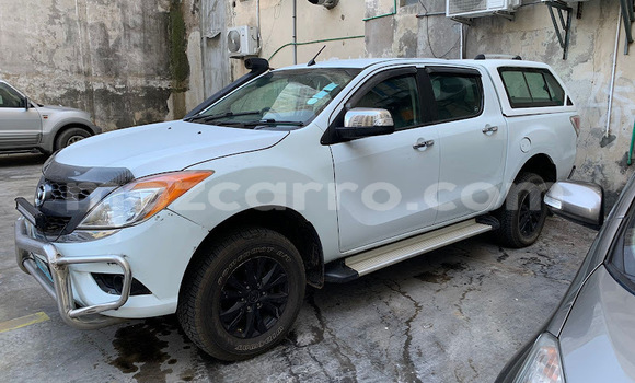 Comprar Usado Mazda BT-50 Branco Carro em Maputo em Maputo Comprar Usado Mazda BT-50 Branco Carro em Maputo em Maputo