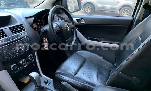 Comprar Usado Mazda BT-50 Branco Carro em Maputo em Maputo Comprar Usado Mazda BT-50 Branco Carro em Maputo em Maputo