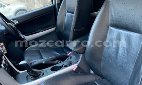 Comprar Usado Mazda BT-50 Branco Carro em Maputo em Maputo Comprar Usado Mazda BT-50 Branco Carro em Maputo em Maputo