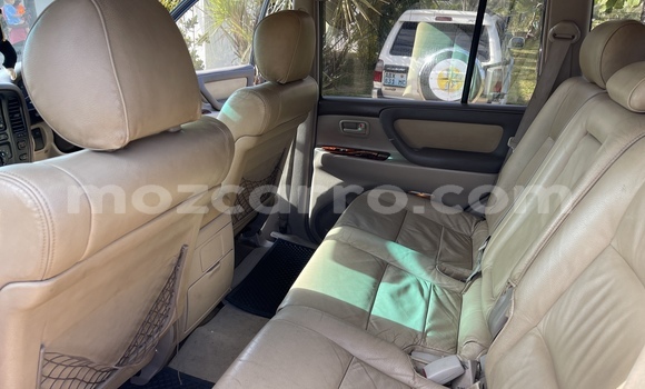 Comprar Usado Toyota Land Cruiser Branco Carro em Vilankulo em Inhambane Comprar Usado Toyota Land Cruiser Branco Carro em Vilankulo em Inhambane