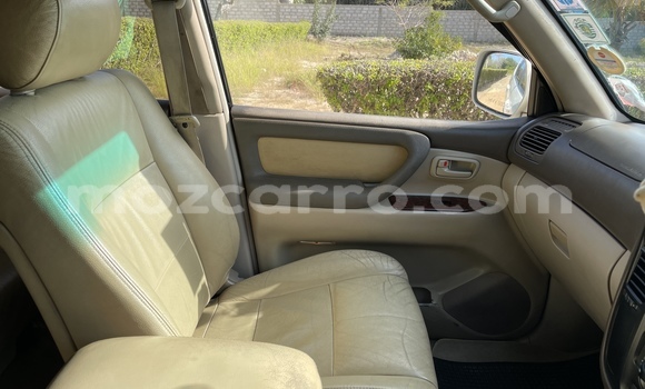 Comprar Usado Toyota Land Cruiser Branco Carro em Vilankulo em Inhambane Comprar Usado Toyota Land Cruiser Branco Carro em Vilankulo em Inhambane