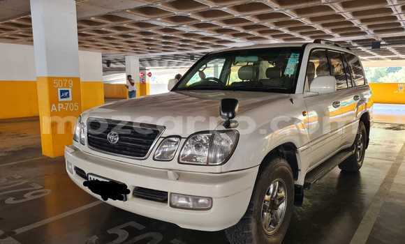 Nunua Ilio tumika Toyota Land Cruiser Nyeupe Gari ndani ya Maputo nchini Maputo