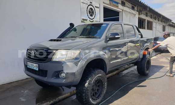 Nunua Ilio tumika Toyota Hilux Nyeusi Gari ndani ya Maputo nchini Maputo Nunua Ilio tumika Toyota Hilux Nyeusi Gari ndani ya Maputo nchini Maputo