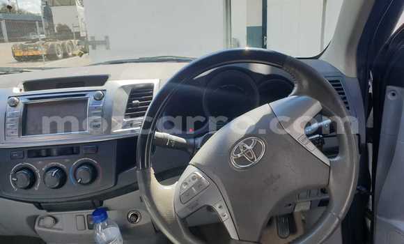 Nunua Ilio tumika Toyota Hilux Nyeusi Gari ndani ya Maputo nchini Maputo Nunua Ilio tumika Toyota Hilux Nyeusi Gari ndani ya Maputo nchini Maputo
