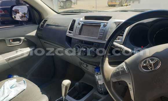 Nunua Ilio tumika Toyota Hilux Nyeusi Gari ndani ya Maputo nchini Maputo Nunua Ilio tumika Toyota Hilux Nyeusi Gari ndani ya Maputo nchini Maputo