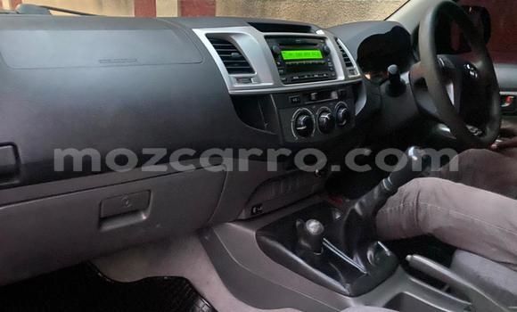 Nunua Ilio tumika Toyota Hilux Nyeusi Gari ndani ya Maputo nchini Maputo Nunua Ilio tumika Toyota Hilux Nyeusi Gari ndani ya Maputo nchini Maputo