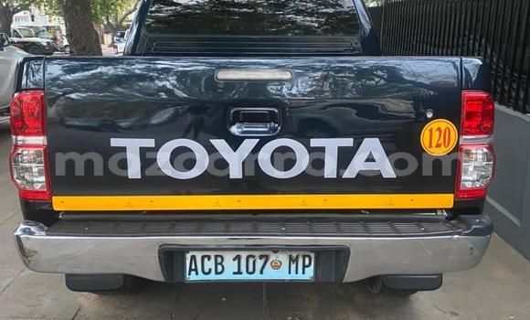 Nunua Ilio tumika Toyota Hilux Nyeusi Gari ndani ya Maputo nchini Maputo Nunua Ilio tumika Toyota Hilux Nyeusi Gari ndani ya Maputo nchini Maputo