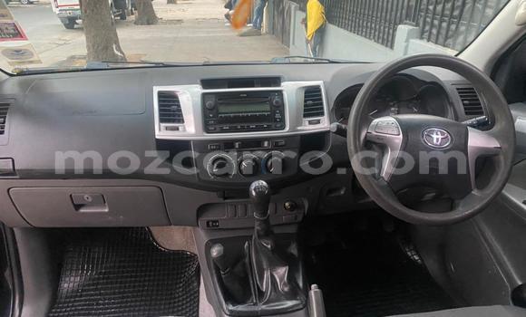 Nunua Ilio tumika Toyota Hilux Nyeusi Gari ndani ya Maputo nchini Maputo Nunua Ilio tumika Toyota Hilux Nyeusi Gari ndani ya Maputo nchini Maputo