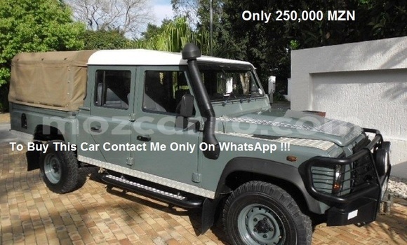 Tenga Tsaru Land Rover Defender Girinhi Mota in Maputo in Maputo