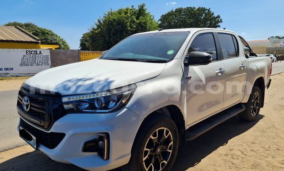 Comprar Usado Toyota Hiluxe Revo Branco Carro em Maputo em Maputo Comprar Usado Toyota Hiluxe Revo Branco Carro em Maputo em Maputo