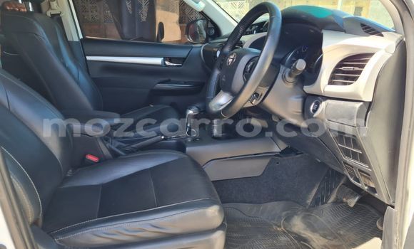 Nunua Ilio tumika Toyota Hiluxe Revo Nyeupe Gari ndani ya Maputo nchini Maputo Nunua Ilio tumika Toyota Hiluxe Revo Nyeupe Gari ndani ya Maputo nchini Maputo