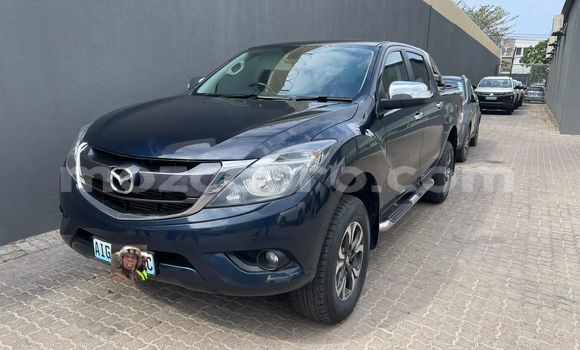 Comprar Usado Mazda BT-50 Azul Carro em Maputo em Maputo