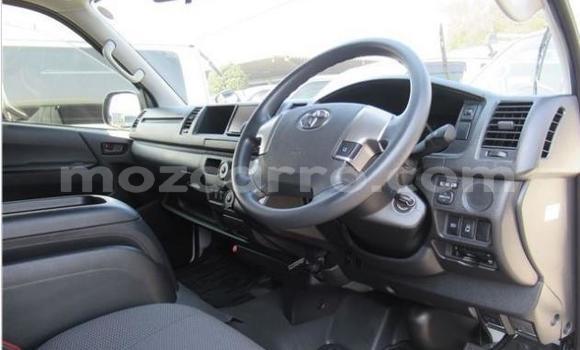 Comprar Usado Toyota Hiace Branco Carro em Inhambane em Inhambane Comprar Usado Toyota Hiace Branco Carro em Inhambane em Inhambane