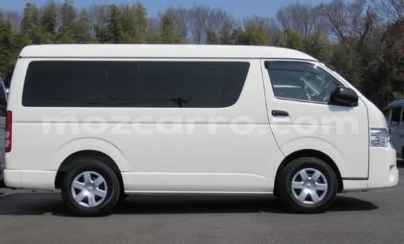 Comprar Usado Toyota Hiace Branco Carro em Inhambane em Inhambane Comprar Usado Toyota Hiace Branco Carro em Inhambane em Inhambane