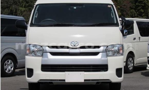 Comprar Usado Toyota Hiace Branco Carro em Inhambane em Inhambane Comprar Usado Toyota Hiace Branco Carro em Inhambane em Inhambane