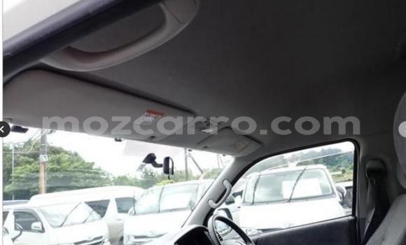 Comprar Usado Toyota Hiace Branco Carro em Manica em Manica Comprar Usado Toyota Hiace Branco Carro em Manica em Manica