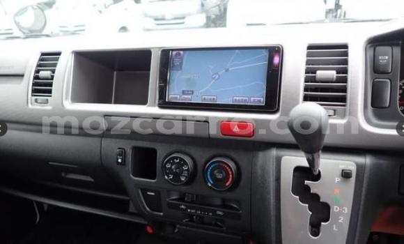 Comprar Usado Toyota Hiace Branco Carro em Manica em Manica Comprar Usado Toyota Hiace Branco Carro em Manica em Manica