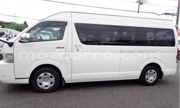 Comprar Usado Toyota Hiace Branco Carro em Manica em Manica Comprar Usado Toyota Hiace Branco Carro em Manica em Manica