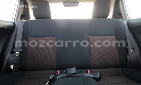 Comprar Importar Toyota Yaris Branco Carro em Import - Dubai em Cabo Delgado Comprar Importar Toyota Yaris Branco Carro em Import - Dubai em Cabo Delgado