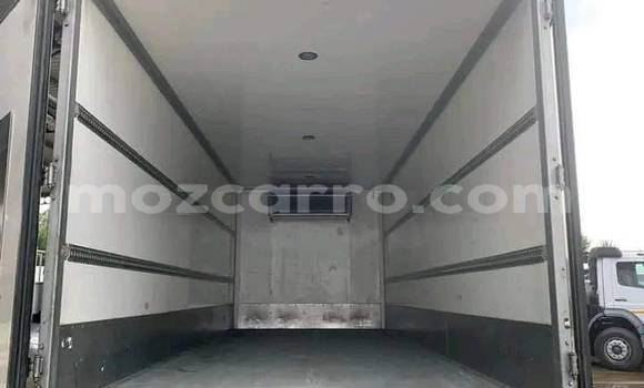 Comprar Usado Isuzu FTR 850 Branco Caminhão em Maputo em Maputo Comprar Usado Isuzu FTR 850 Branco Caminhão em Maputo em Maputo