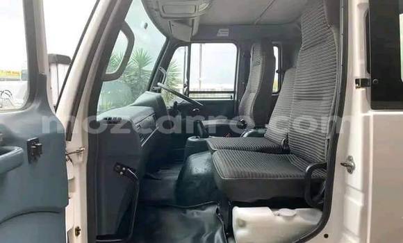 Comprar Usado Isuzu FTR 850 Branco Caminhão em Maputo em Maputo Comprar Usado Isuzu FTR 850 Branco Caminhão em Maputo em Maputo