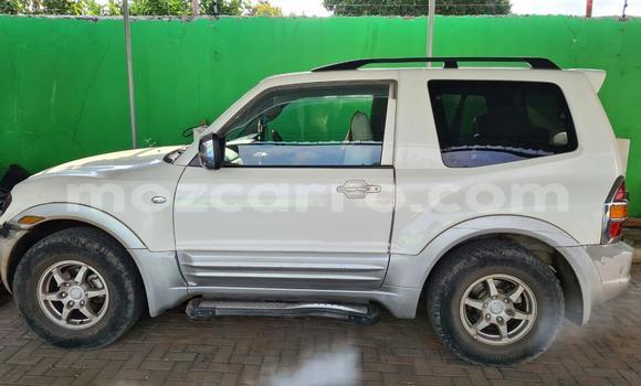 Comprar Usado Mitsubishi Pajero Branco Carro em Maputo em Maputo