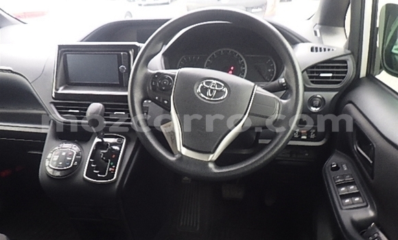 Buy Used Toyota Noah White Car in Inhambane in Inhambane Buy Used Toyota Noah White Car in Inhambane in Inhambane