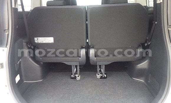 Buy Used Toyota Noah White Car in Inhambane in Inhambane Buy Used Toyota Noah White Car in Inhambane in Inhambane