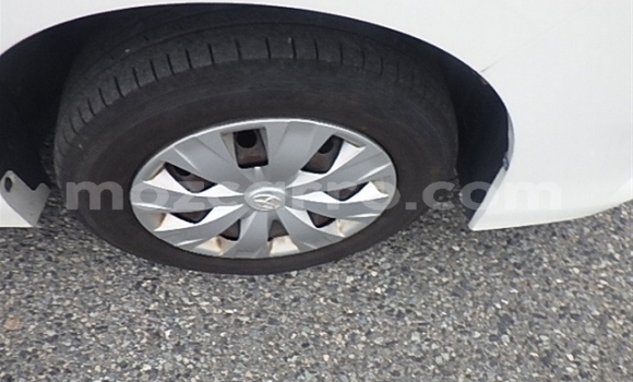 Buy Used Toyota Noah White Car in Inhambane in Inhambane Buy Used Toyota Noah White Car in Inhambane in Inhambane