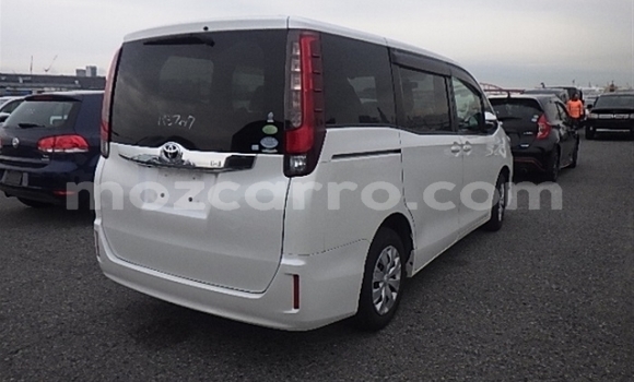 Buy Used Toyota Noah White Car in Inhambane in Inhambane Buy Used Toyota Noah White Car in Inhambane in Inhambane