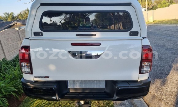 Nunua Ilio tumika Toyota Hilux Nyeupe Gari ndani ya Manhiça nchini Maputo Nunua Ilio tumika Toyota Hilux Nyeupe Gari ndani ya Manhiça nchini Maputo