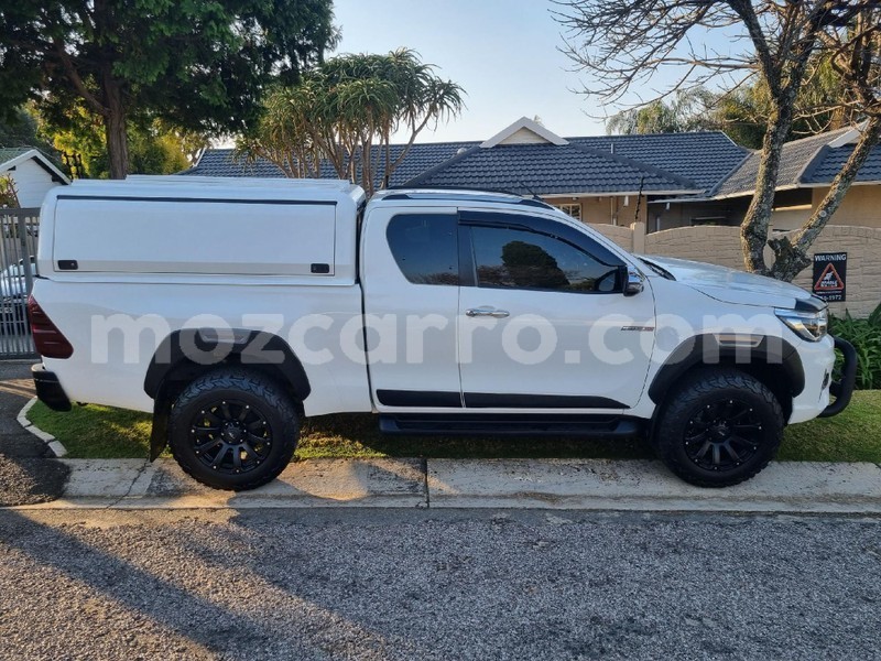 Big with watermark toyota hilux maputo manhica 13266