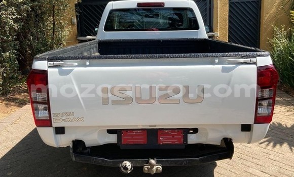 Tenga Tsaru Isuzu D-MAX Chena Mota in Inhambane in Inhambane Tenga Tsaru Isuzu D-MAX Chena Mota in Inhambane in Inhambane