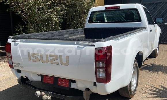 Tenga Tsaru Isuzu D-MAX Chena Mota in Inhambane in Inhambane Tenga Tsaru Isuzu D-MAX Chena Mota in Inhambane in Inhambane