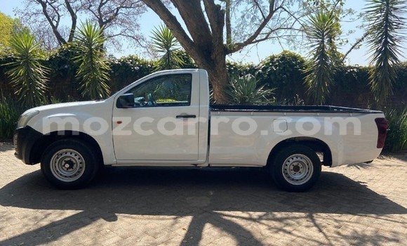 Tenga Tsaru Isuzu D-MAX Chena Mota in Inhambane in Inhambane Tenga Tsaru Isuzu D-MAX Chena Mota in Inhambane in Inhambane